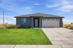 930 L St NE, Ephrata, WA 98823 - Photo 1