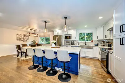 19501 1st Ave SE, Bothell, WA 98012 - Photo 2