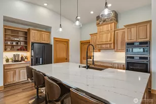 650 Agate Creek Dr, Kalama, WA 98625 - Photo 8