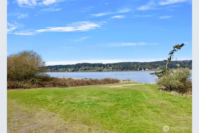 651 E Maplewood Loop, Oak Harbor, WA 98277 - Photo 26