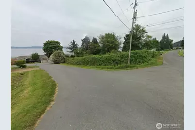 651 E Maplewood Loop, Oak Harbor, WA 98277 - Photo 20