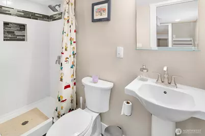 6271 Ellis Avenue S, Seattle, WA 98108 - Photo 24