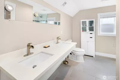 6271 Ellis Avenue S, Seattle, WA 98108 - Photo 20