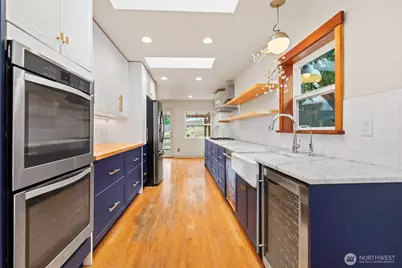 9682 Beacon Avenue S, Seattle, WA 98118 - Photo 8