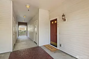 1387 Huckleberry Cir, Issaquah, WA 98029 - Photo 20