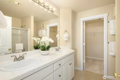 1387 Huckleberry Circle, Issaquah, WA 98029 - Photo 16