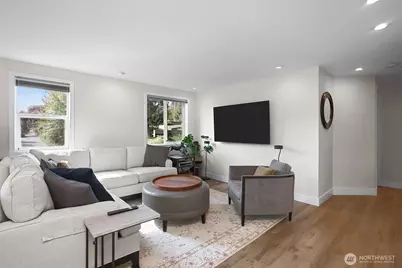 2400 E Howell Street #F, Seattle, WA 98122 - Photo 4