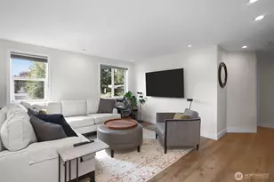 2400 E Howell St, Seattle, WA 98122 - Photo 4