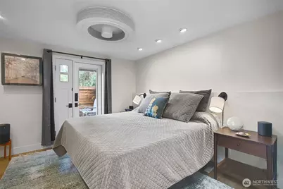 2400 E Howell Street #F, Seattle, WA 98122 - Photo 18