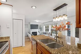 500 Aloha St, Seattle, WA 98109 - Photo 12