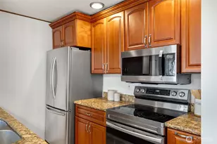 500 Aloha St, Seattle, WA 98109 - Photo 8