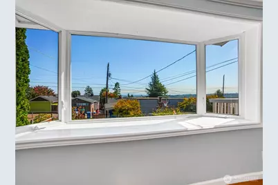 4044 39th Avenue SW, Seattle, WA 98116 - Photo 4