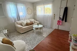 3831 17th Ave SW, Seattle, WA 98106 - Photo 2