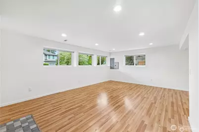 12456 SE 27th Street, Bellevue, WA 98005 - Photo 20