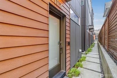 1112 13th Avenue #E, Seattle, WA 98122 - Photo 4