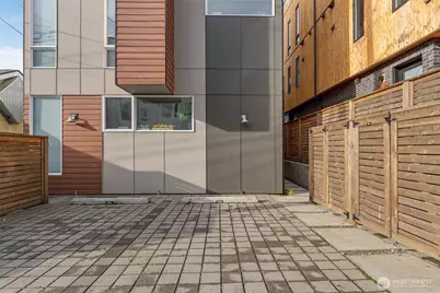 1112 13th Avenue #E, Seattle, WA 98122 - Photo 30