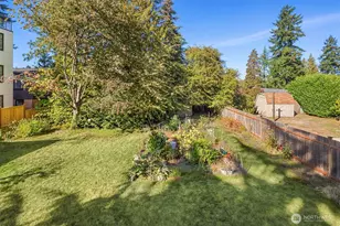 1222 NE 100th St, Seattle, WA 98125 - Photo 32