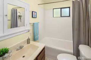 1222 NE 100th St, Seattle, WA 98125 - Photo 18