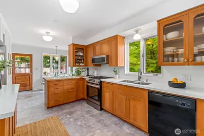 11037 Sand Point Way NE, Seattle, WA 98125 - Photo 8