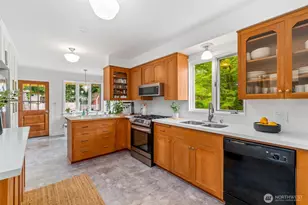 11037 Sand Point Way NE, Seattle, WA 98125 - Photo 8