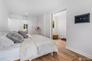 11037 Sand Point Way NE, Seattle, WA 98125 - Photo 14