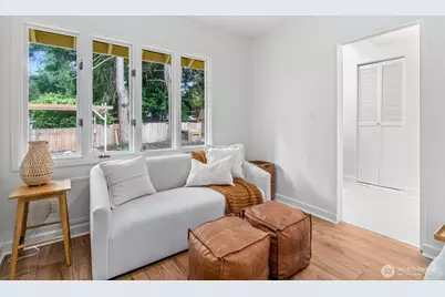 11037 Sand Point Way NE, Seattle, WA 98125 - Photo 16