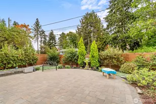 11037 Sand Point Way NE, Seattle, WA 98125 - Photo 24