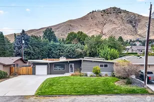 800 Grandview Ave, Wenatchee, WA 98801 - Photo 2