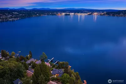 8493 W Mercer Way, Mercer Island, WA 98040 - Photo 40