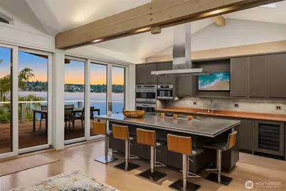 8493 W Mercer Way, Mercer Island, WA 98040 - Photo 12
