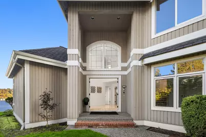 7020 96th Avenue SE, Mercer Island, WA 98040 - Photo 2