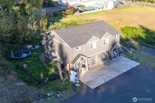 364 Cemetery Rd, Castle Rock, WA 98611 - Photo 2