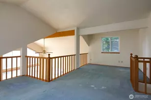8057 Island Ct, Clinton, WA 98236 - Photo 14
