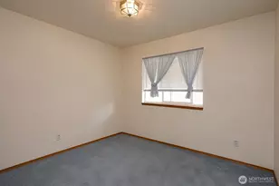 8057 Island Ct, Clinton, WA 98236 - Photo 12