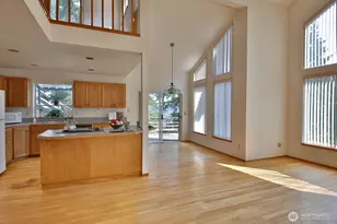 8057 Island Ct, Clinton, WA 98236 - Photo 6