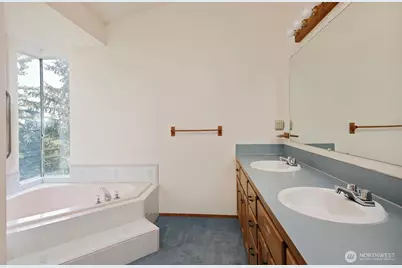 8057 Island Court, Clinton, WA 98236 - Photo 20