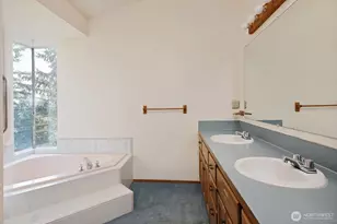 8057 Island Ct, Clinton, WA 98236 - Photo 20