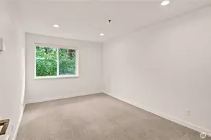 220 NE Dogwood St, Issaquah, WA 98027 - Photo 20