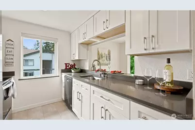 220 NE Dogwood Street #B301, Issaquah, WA 98027 - Photo 10
