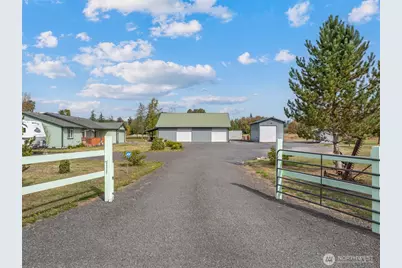 829 Gish Road, Onalaska, WA 98570 - Photo 2