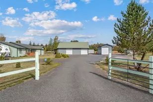 829 Gish Rd, Onalaska, WA 98570 - Photo 2