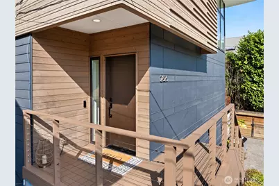 2825 22nd Avenue W, Seattle, WA 98199 - Photo 2