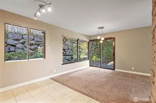 2515 NE 106th Pl, Seattle, WA 98125 - Photo 8