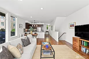 130 Harbor Square Loop NE, Bainbridge Island, WA 98110 - Photo 2
