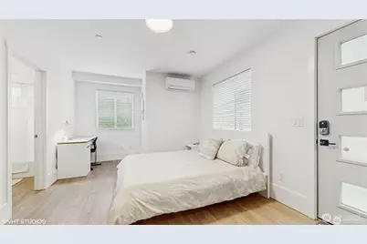 1300 E Remington Court #B, Seattle, WA 98122 - Photo 24