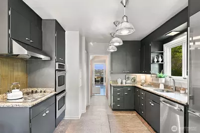 2039 34th Avenue S, Seattle, WA 98144 - Photo 16