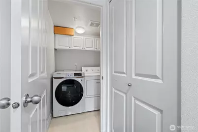 215 20th Avenue E #204, Seattle, WA 98112 - Photo 20