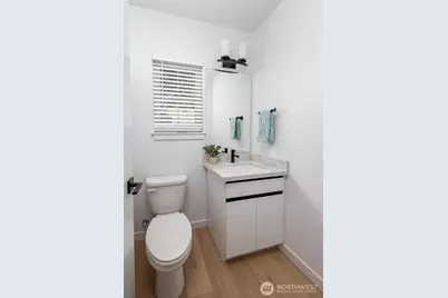 13732 Stone Avenue N, Seattle, WA 98133 - Photo 10
