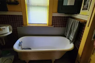 1016 NE 69th St, Seattle, WA 98115 - Photo 12