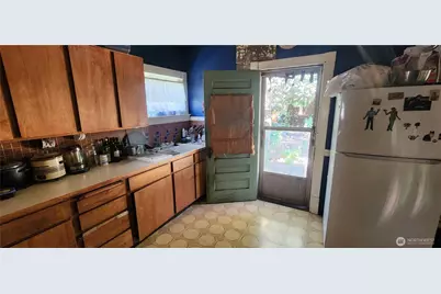 1016 NE 69th Street, Seattle, WA 98115 - Photo 18